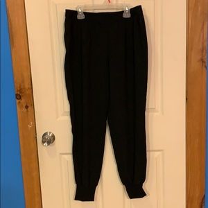 Chico’s cropped pleated black pants.